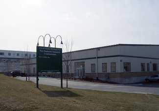 Plus de détails pour 47 October Hill Rd, Holliston, MA - Industriel/Logistique à vendre