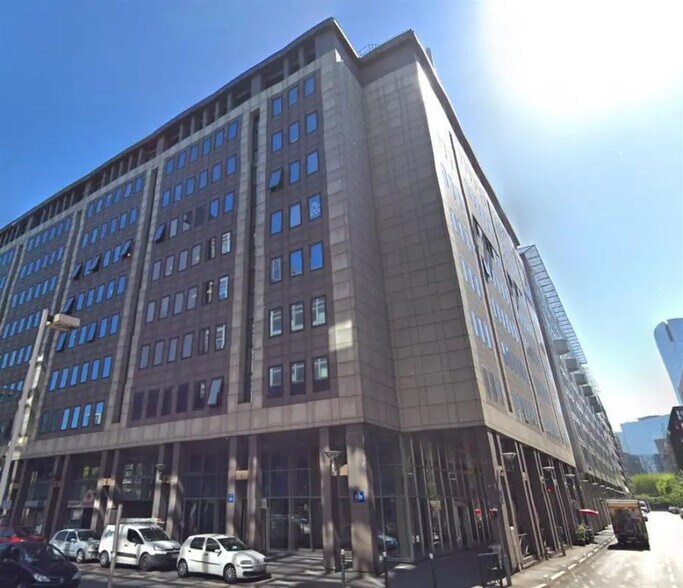 Bureau dans Nanterre à louer - Photo de l’immeuble – Image 1 sur 7