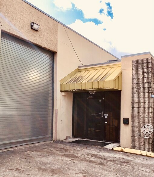 2684-2692 W 79th St, Hialeah, FL à louer - Photo de l’immeuble – Image 2 sur 4