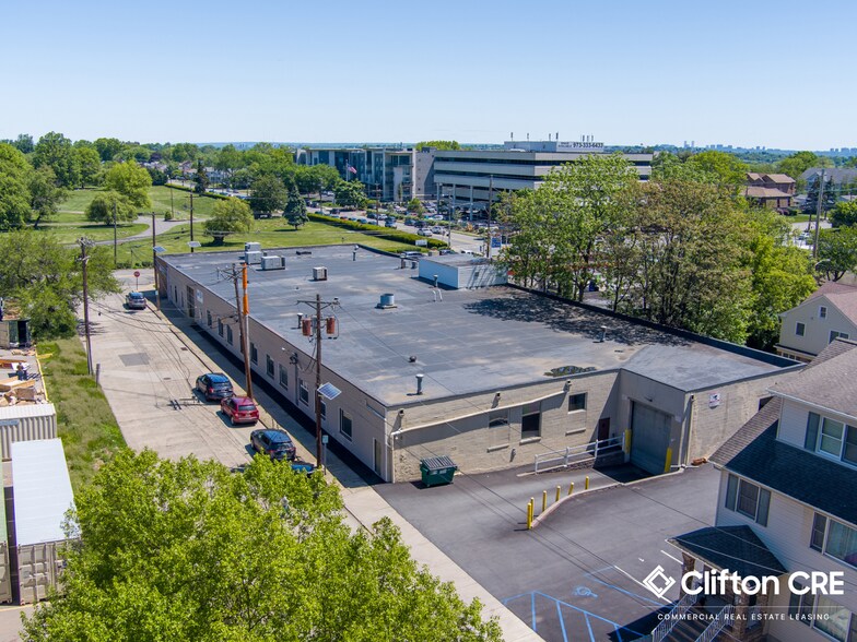 195 Allwood Rd, Clifton, NJ à louer - Photo principale – Image 1 sur 13