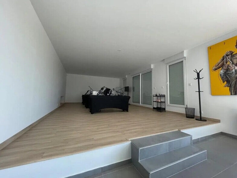 Rue De La République, Clairoix à louer - Photo de l’immeuble – Image 3 sur 10