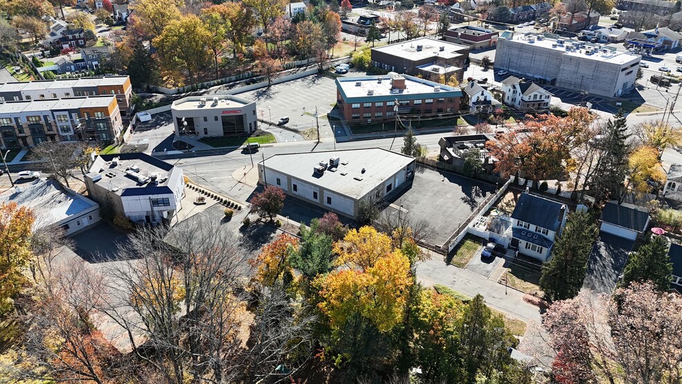 565 Millburn Ave, Short Hills, NJ à vendre - Photo de l’immeuble – Image 2 sur 15