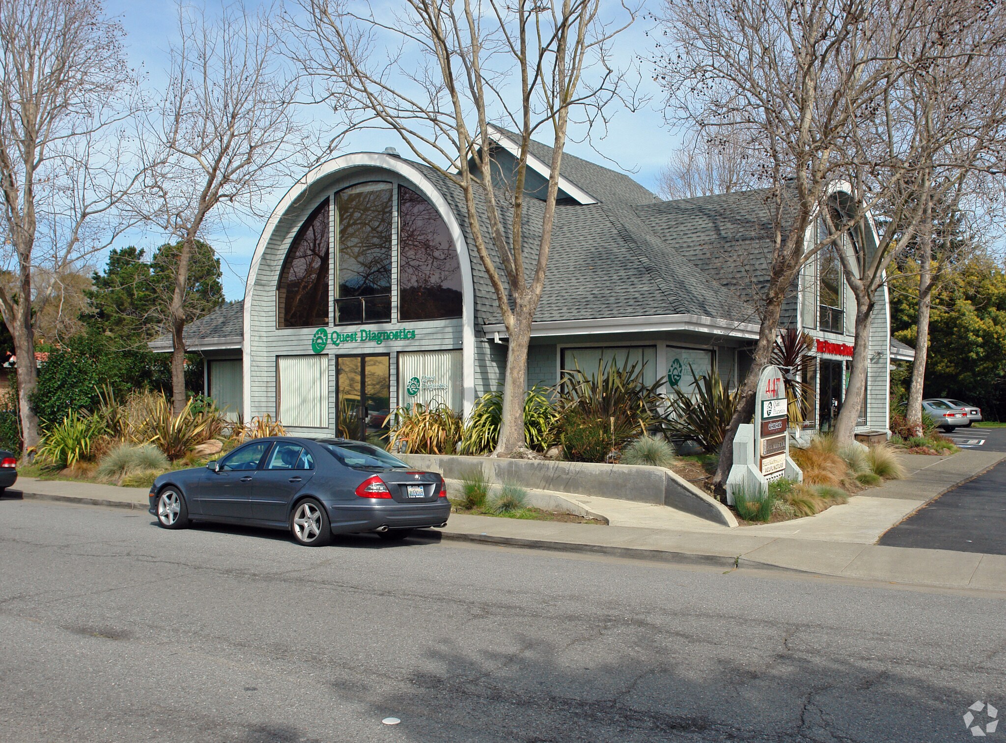 447 Miller Ave, Mill Valley, CA à louer Photo principale– Image 1 sur 13
