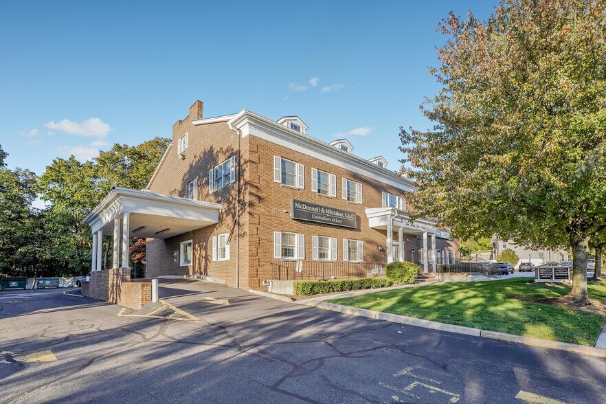 245 E Main St, Ramsey, NJ à louer - Photo de l’immeuble – Image 3 sur 6