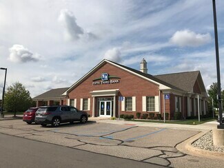 Plus de détails pour 39907 S Groesbeck Hwy, Clinton Township, MI - Local commercial à louer