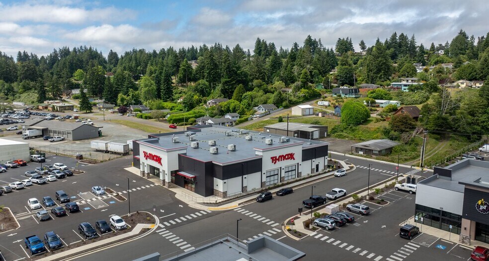 1233 Teakwood Ave, Coos Bay, OR à vendre - Photo de l’immeuble – Image 3 sur 16