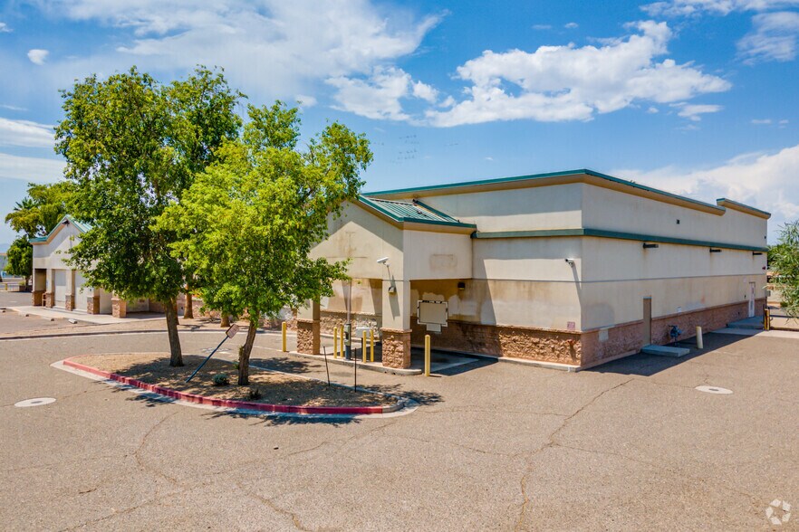 7434 W Indian School Rd, Phoenix, AZ à louer - Photo de l’immeuble – Image 3 sur 5