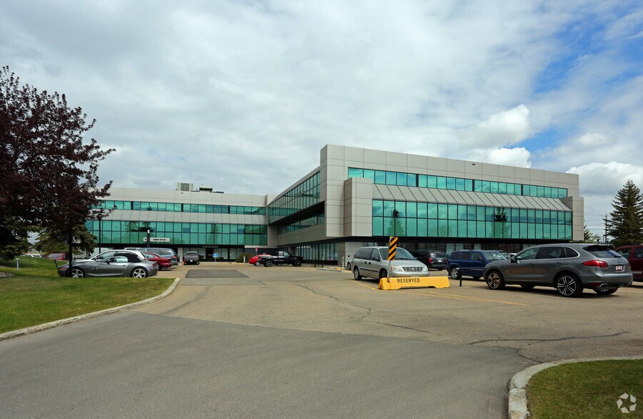 4245 97th St, Edmonton, AB à vendre - Photo de l’immeuble – Image 3 sur 3