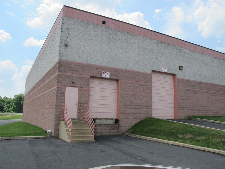 555 Fox Chase, Coatesville, PA à louer - Photo de l’immeuble – Image 3 sur 6