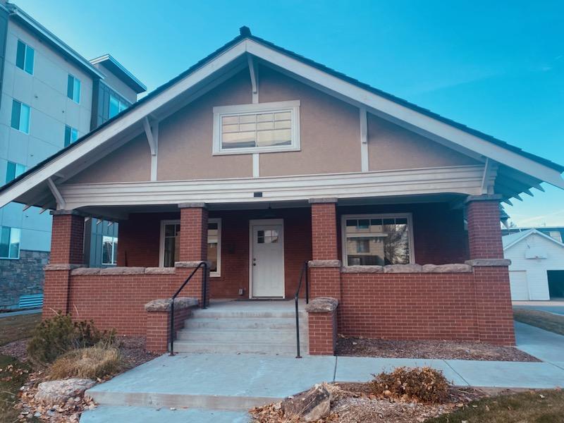 136 S 1st W, Rexburg, ID à louer Photo principale– Image 1 sur 5