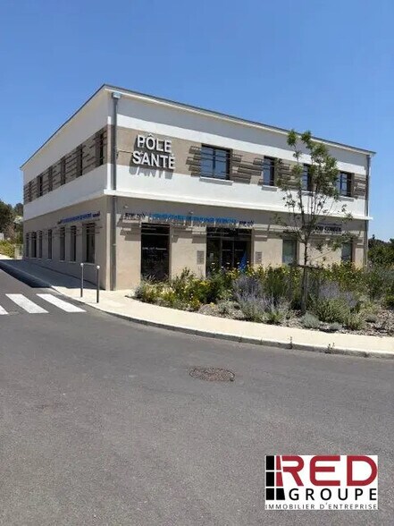 Local d'activités dans Lambesc à vendre - Photo de l’immeuble – Image 1 sur 2