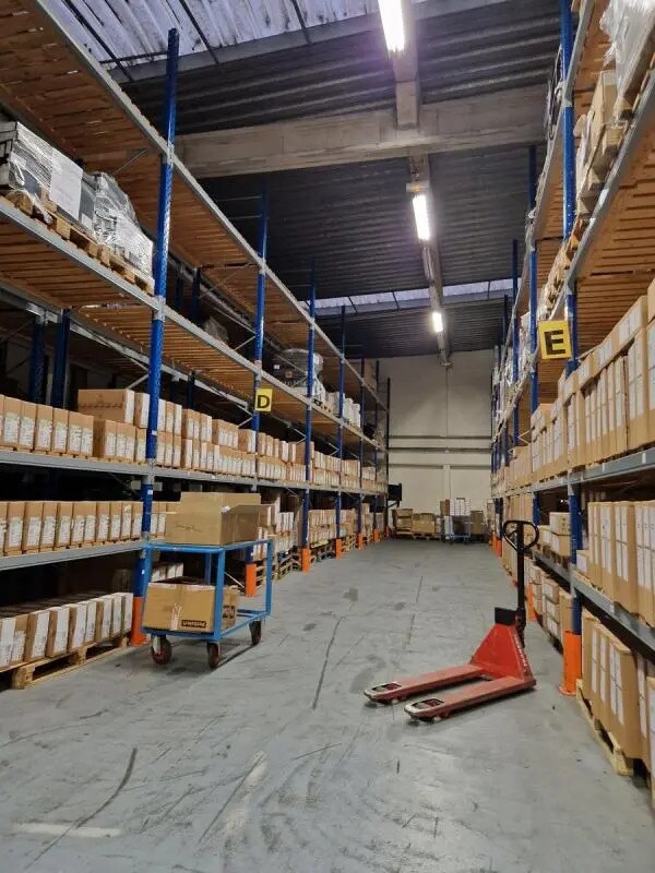 Plus de détails pour Local d’activités à vendre