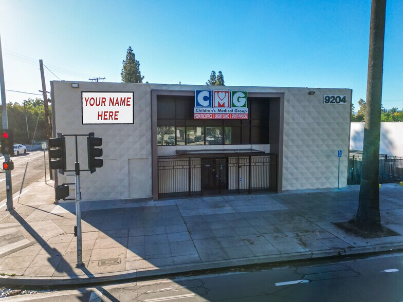 9204 Magnolia Ave, Riverside, CA à louer - Photo de l’immeuble – Image 1 sur 7