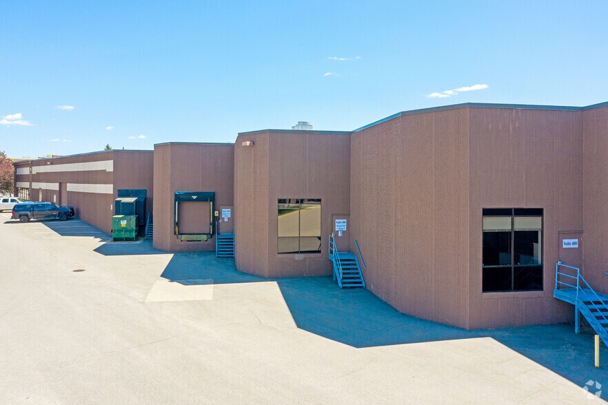 111 N Cheshire Ln, Minnetonka, MN à louer - Photo de l’immeuble – Image 2 sur 2