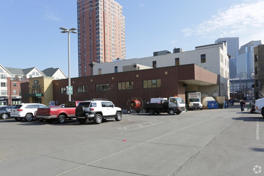 1201 Hennepin Ave, Minneapolis, MN à louer - Photo de l’immeuble – Image 3 sur 4