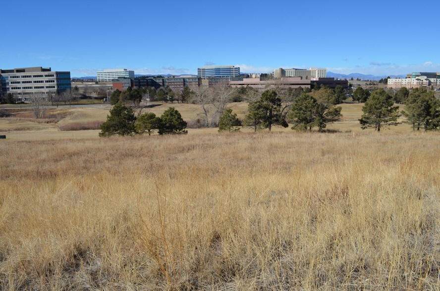 9665 Maroon Cir, Englewood, CO à vendre - Photo de l’immeuble – Image 1 sur 2