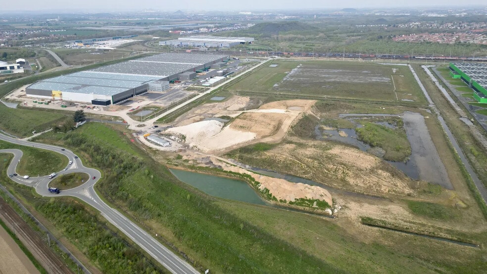 Industriel/Logistique dans Dourges à louer - Photo de l’immeuble – Image 2 sur 3