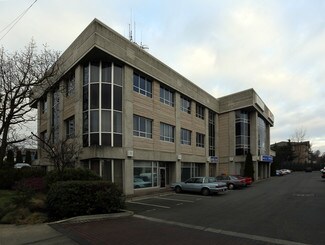 Plus de détails pour 2750 Quadra St, Victoria, BC - Bureau à louer