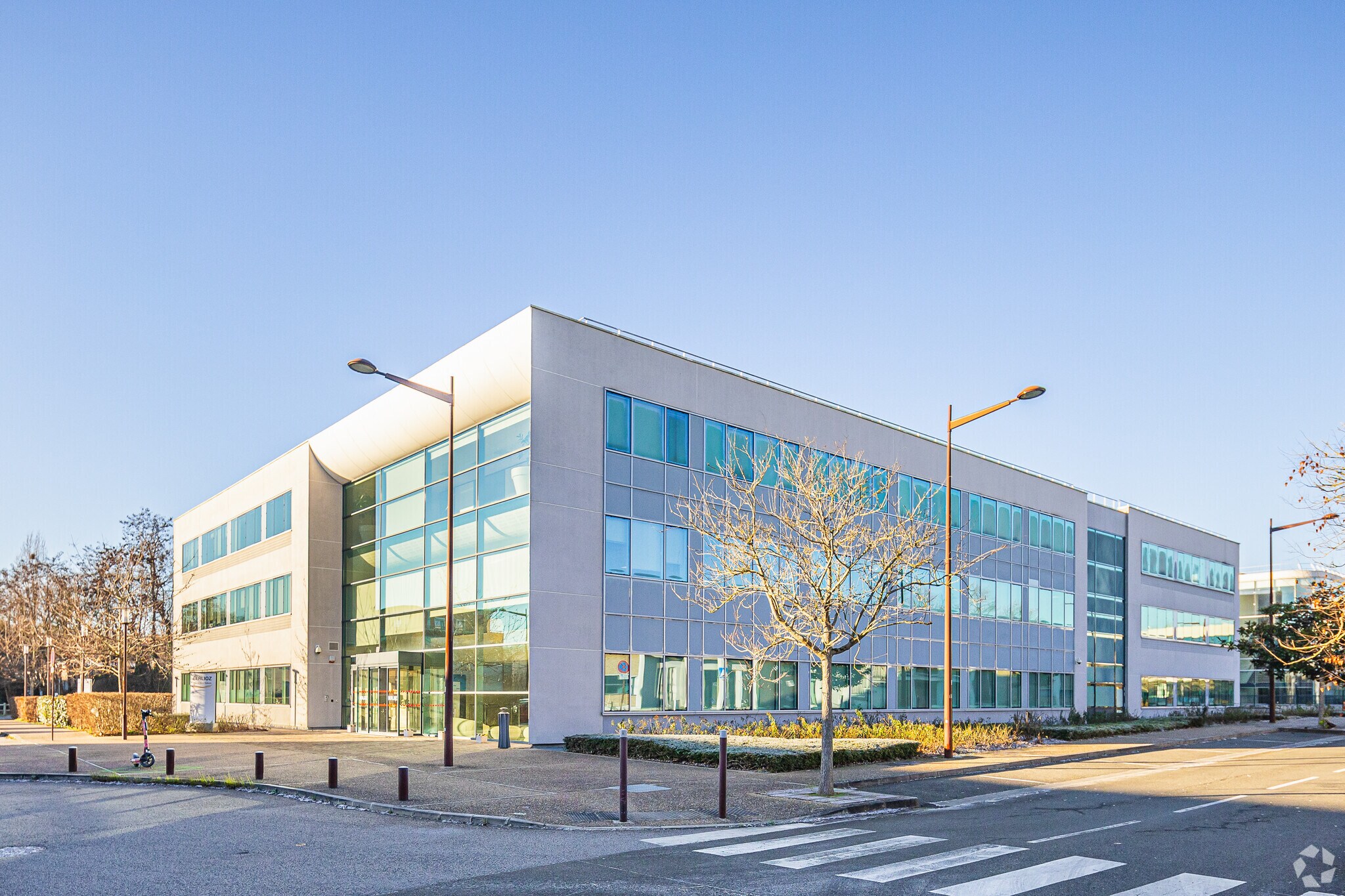 Bureau dans Guyancourt à louer Photo principale– Image 1 sur 13