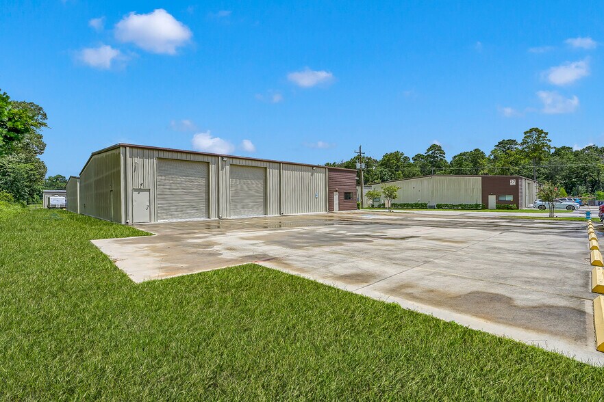 21255 Blair Rd, Conroe, TX à vendre - Photo de l’immeuble – Image 3 sur 14
