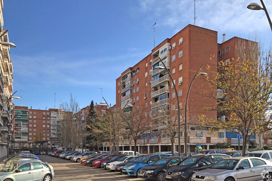 Calle Carlos Arniches, 2, Móstoles, Madrid à vendre - Photo de l’immeuble – Image 2 sur 3
