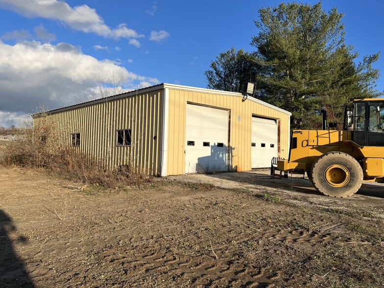 328 Derry, Hudson, NH à louer - Photo de l’immeuble – Image 2 sur 11