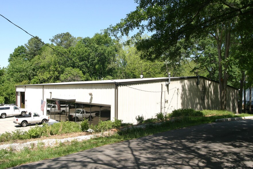 911 Montreal Rd, Clarkston, GA à vendre - Photo de l’immeuble – Image 3 sur 6