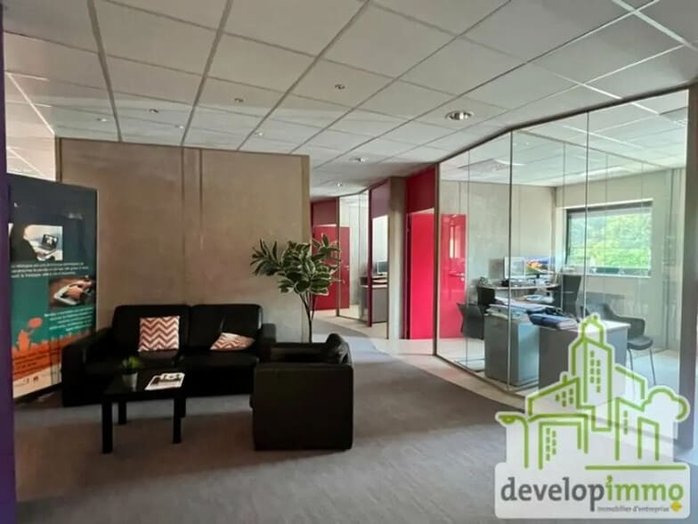 Bureau dans Caen à louer - Photo de l’immeuble – Image 1 sur 10