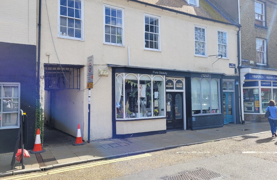 4-4B The Broadway, St Ives à vendre - Photo de l’immeuble – Image 2 sur 2
