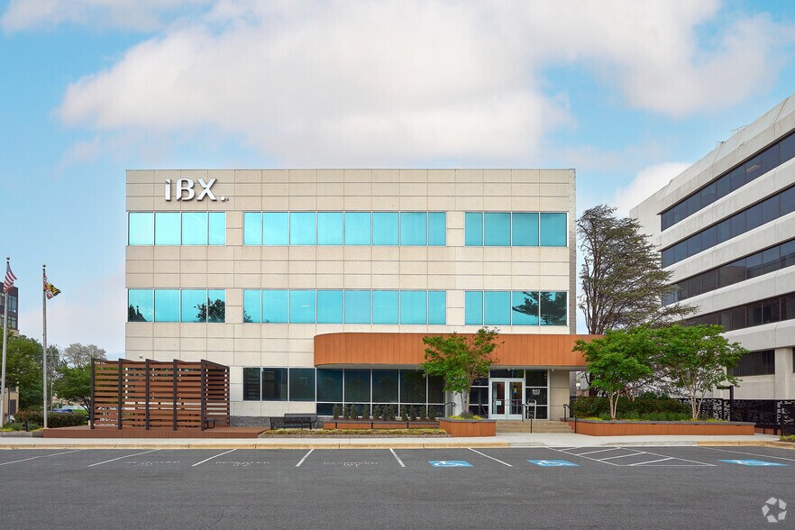 801 Thompson Ave, Rockville, MD à louer - Photo de l’immeuble – Image 3 sur 4