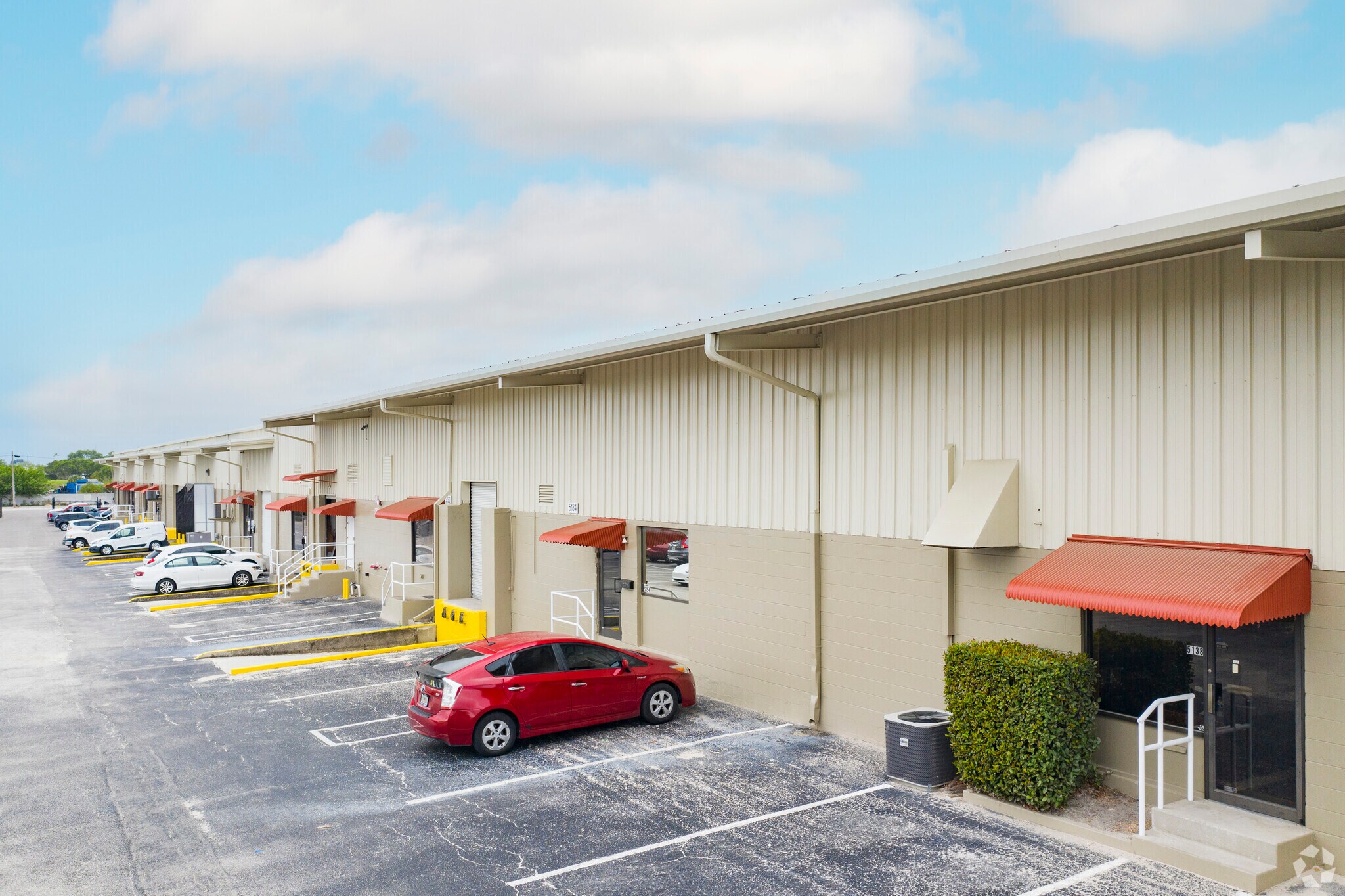 5146-5283 Le Tourneau Cir, Tampa, FL à louer Photo de l’immeuble– Image 1 sur 11