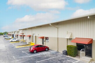 Plus de détails pour 5146-5283 Le Tourneau Cir, Tampa, FL - Industriel/Logistique à louer