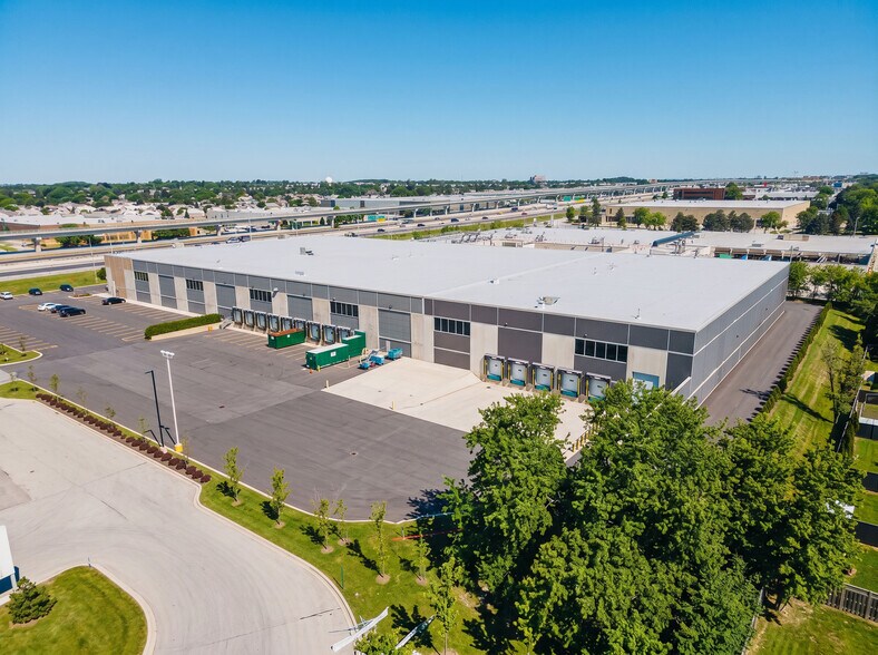 17550 Rte Transcanadienne, Montréal, QC à louer - Photo de l’immeuble – Image 2 sur 3