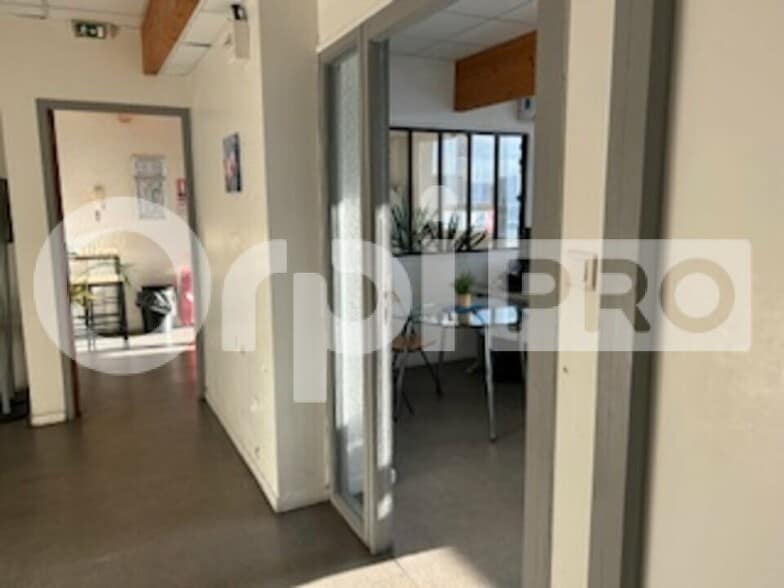 Bureau dans Villefranche-sur-Saône à louer - Photo intérieure – Image 2 sur 2