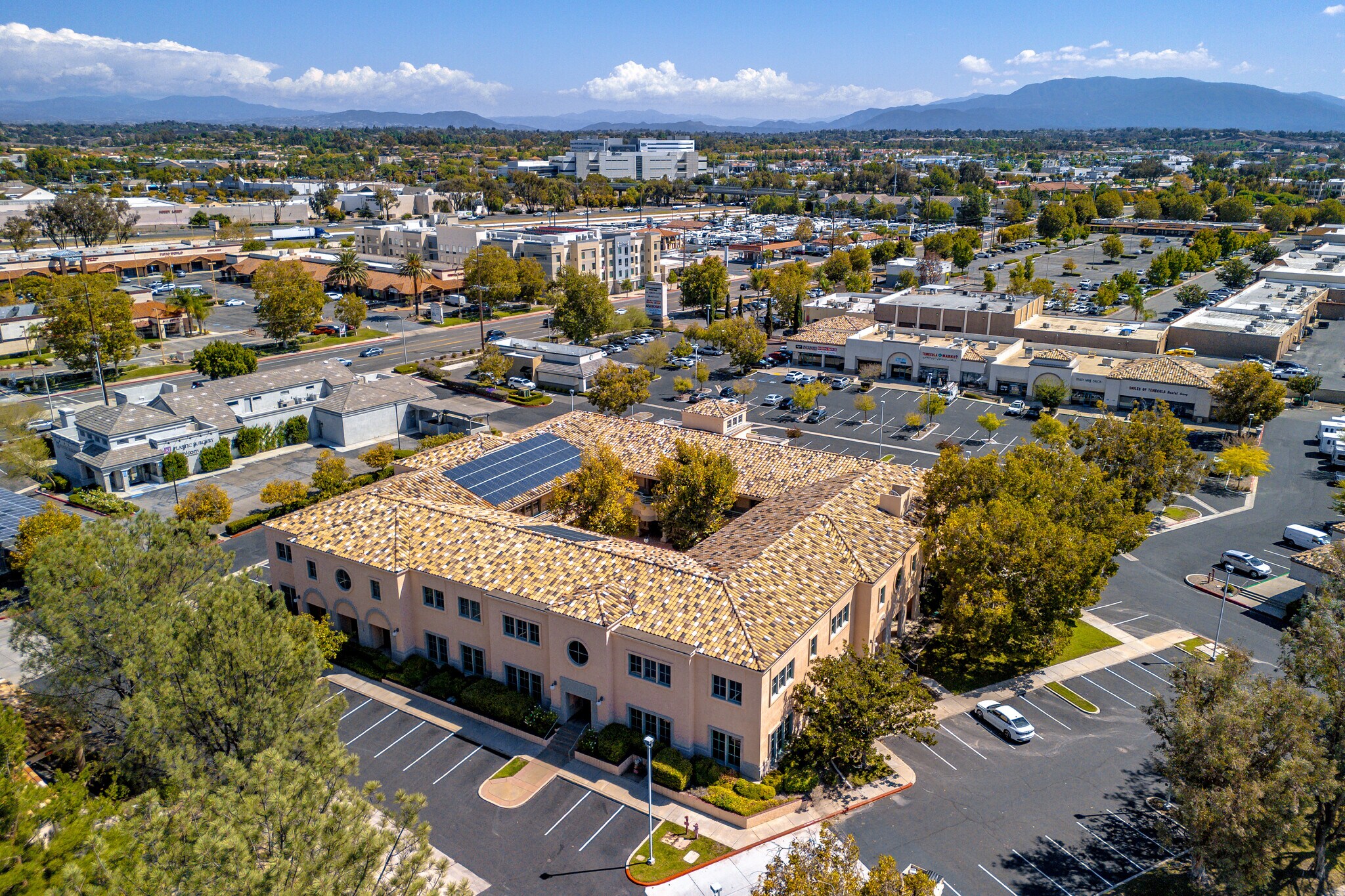 27349 Jefferson Ave, Temecula, CA à louer Photo principale– Image 1 sur 9