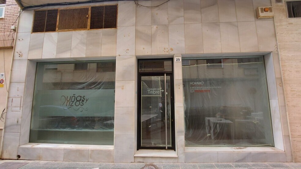Local commercial dans El Ejido, Almería à vendre - Photo de l’immeuble – Image 1 sur 17