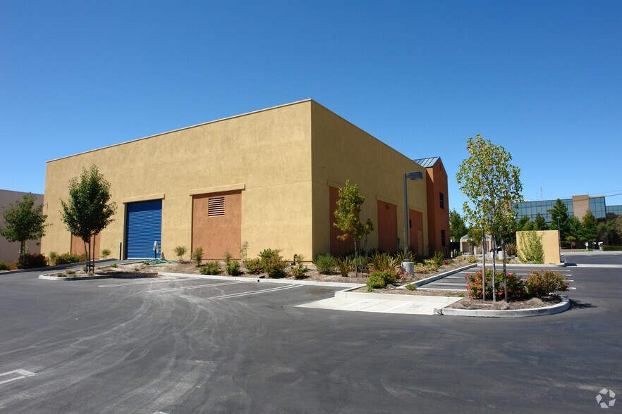 3261 S Higuera St, San Luis Obispo, CA à louer - Photo de l’immeuble – Image 2 sur 6
