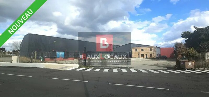 Industriel/Logistique dans L'Isle-sur-la-Sorgue à louer Photo de l’immeuble– Image 1 sur 9