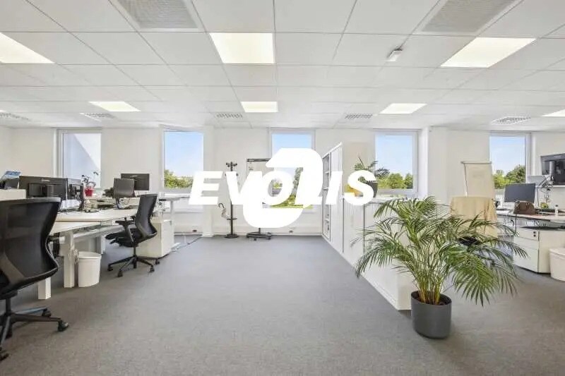 Bureau dans Tremblay-en-France à louer - Photo de l’immeuble – Image 1 sur 14