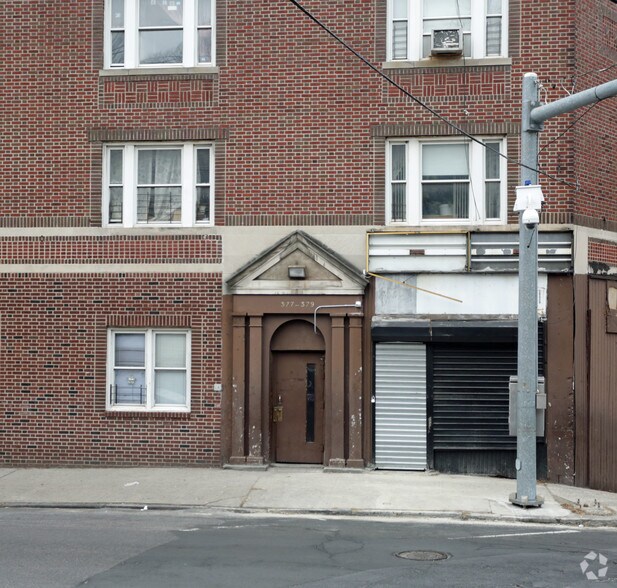 369-379 Warburton Ave, Yonkers, NY à louer - Photo de l’immeuble – Image 3 sur 10