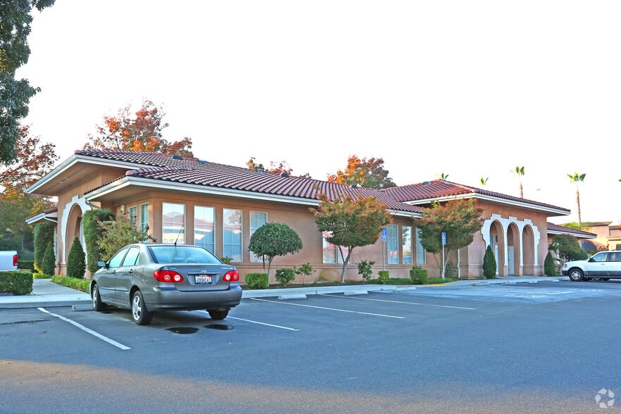 9491 N Fort Washington Rd, Fresno, CA à louer - Photo principale – Image 1 sur 3