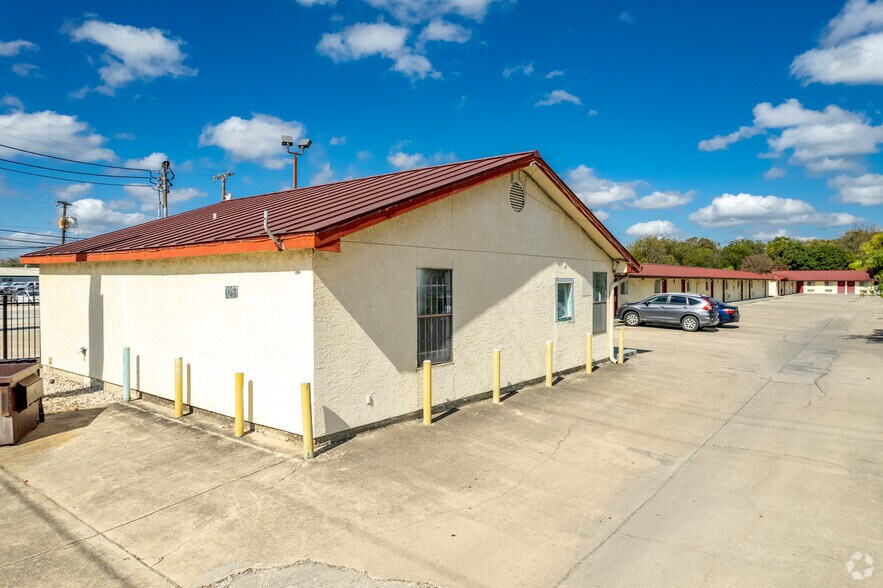 3257 SW Military Dr, San Antonio, TX à vendre - Photo principale – Image 1 sur 7