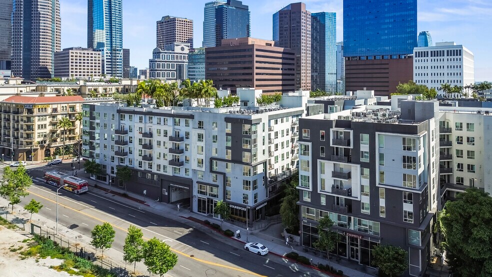 1120 W 6th St, Los Angeles, CA à louer - Photo de l’immeuble – Image 2 sur 91