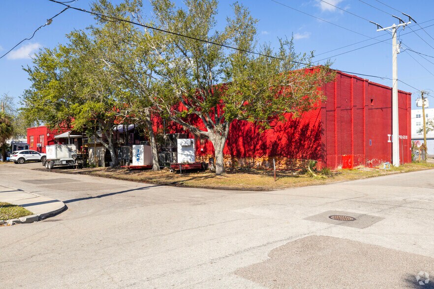 808 8th Avenue Dr W, Bradenton, FL à vendre - Photo de l’immeuble – Image 2 sur 12