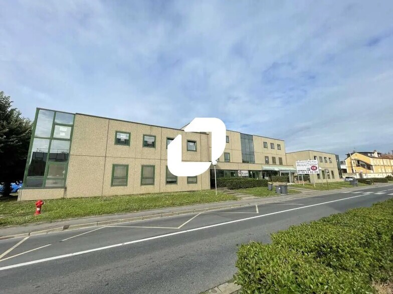 Bureau dans Viry-Châtillon à louer - Photo de l’immeuble – Image 1 sur 9