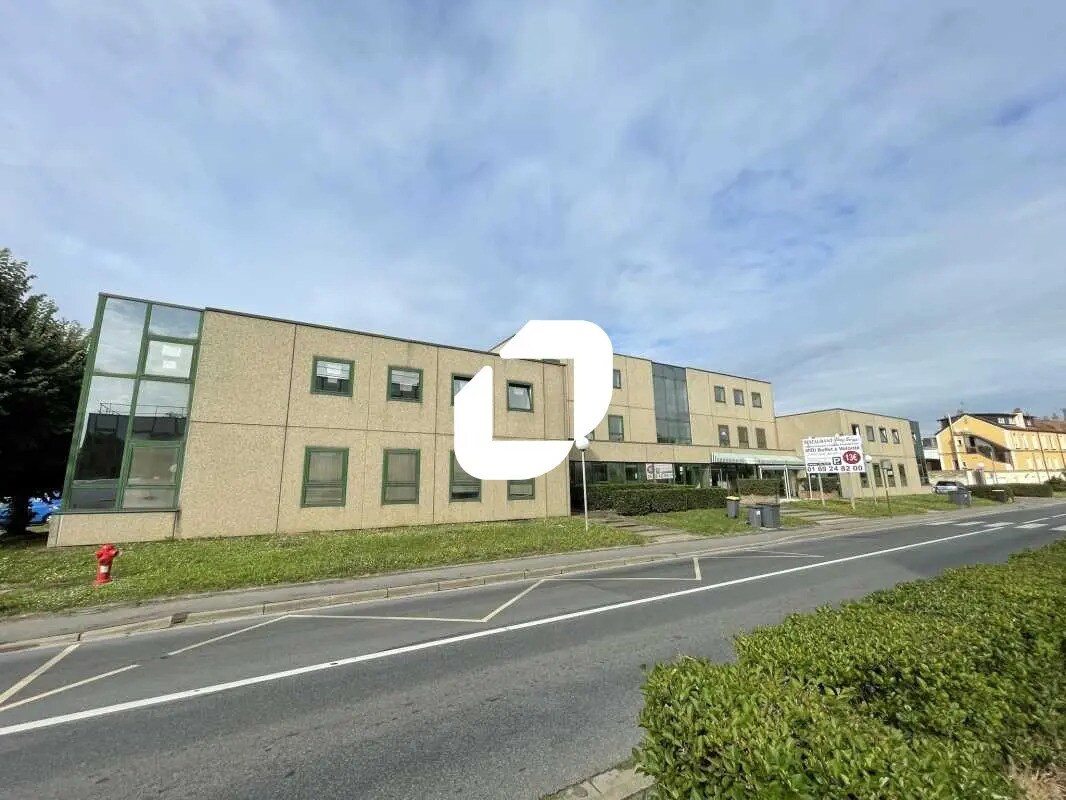 Bureau dans Viry-Châtillon à louer Photo de l’immeuble– Image 1 sur 10