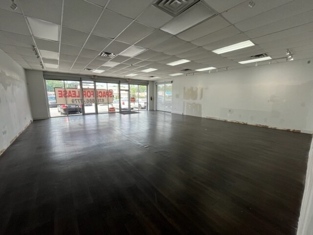 4894 Jonesboro Rd, Forest Park, GA à louer - Photo intérieure – Image 2 sur 12