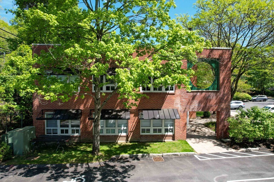 36-50 Glen Ave, Newton, MA à louer - Photo de l’immeuble – Image 3 sur 5