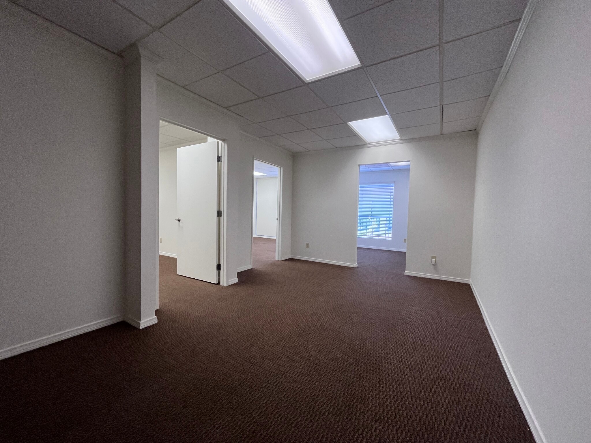 1050 Rosecrans St, San Diego, CA à louer Photo de l’immeuble– Image 1 sur 9