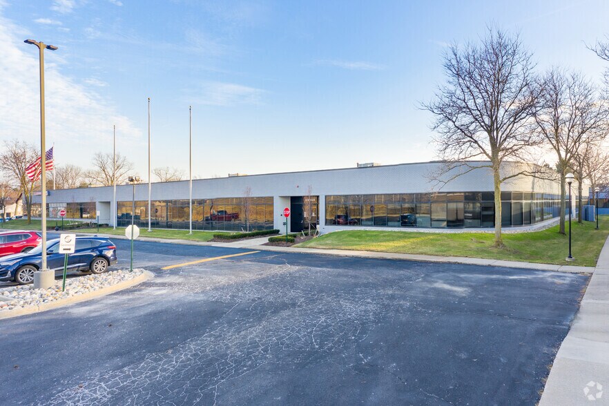 50 Kirts Blvd, Troy, MI à louer - Photo principale – Image 1 sur 19